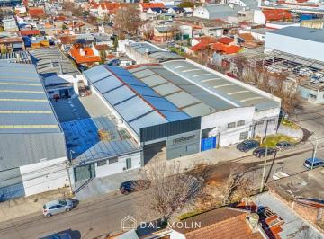 Local comercial · 476m² · Galpón en Venta a Una Cuadra de Colón y a Dos de Champagnat
