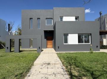 Casa · 166m² · 4 Ambientes · Casa en Acacias Puertos del Lago
