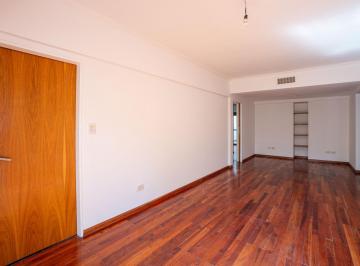 Departamento · 85m² · 3 Ambientes · Venta/permuta – Departamento, 2 Dorm., Patio y Cochera. Barrio Centro. To en Centro