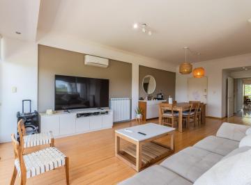 Departamento · 142m² · 5 Ambientes · 2 Cocheras · Venta Departamento de Tres Dorm. con Cocheras en Fisherton