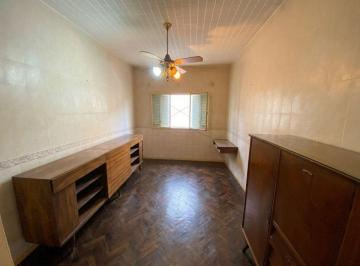 Casa · 94m² · 3 Ambientes · 1 Cochera · Venta Casa a Refaccionar - Lote Propio 109 m²