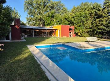Quinta vacacional · 302m² · 5 Ambientes · 1 Cochera · Casa Quinta en Venta en El Solar de Capilla, Exaltación de La Cruz, G. B. a. Zona Norte