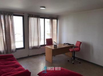 Oficina comercial de 1 ambiente, Quilmes · Alquiler Oficina Monoambiente Apto Profesional Sobre Peatonal Rivadavia. Quilmes Centro.