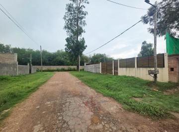 Casa · 70m² · 3 Ambientes · 3 Cocheras · Venta Casa a Terminar en Longchamps