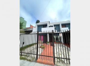 Casa · 70m² · 3 Ambientes · 1 Cochera · Duplex en Venta en Ciudadela