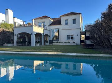 Casa · 183m² · 5 Ambientes · 2 Cocheras · Casa con Muebles en Alquiler en Los Sauces, Nordelta, Tigre