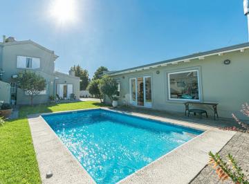 Casa · 276m² · 4 Ambientes · 3 Cocheras · Casa en Los Pinares