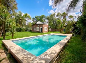 Casa · 110m² · 5 Ambientes · 2 Cocheras · Venta | Permuta - Casa 3 Dorm., con Cochera y Pileta - Garita 15, Funes.