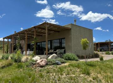 Casa · 185m² · 3 Dormitorios · 2 Cocheras · Venta Casa 3 Dorm. Estancia Atamisque Tupungato Mendoza