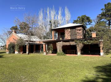 Casa · 230m² · 5 Ambientes · Venta Casa Chacras de Murray 3 Dorm.