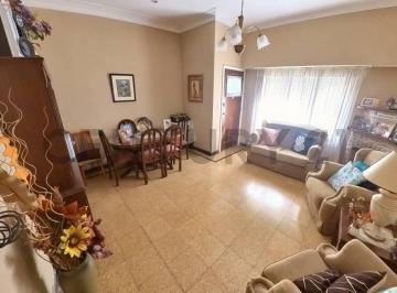Casa · 147m² · 5 Ambientes · 1 Cochera · Venta Casa Mas Departamento Independiente