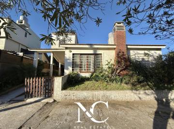 Casa · 100m² · 4 Ambientes · 2 Cocheras · Casa en Venta Mas Departamento a 100 m del Mar 65 m²