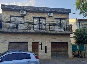 Casa · 100m² · 3 Ambientes · 3 Cocheras · Venta Casa Hurlingham, Quincho y Parrilla