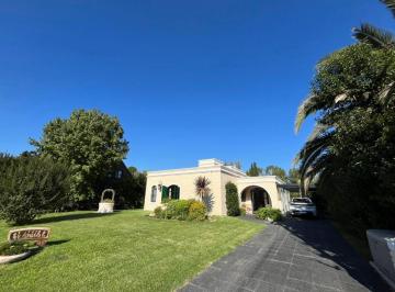 Casa de 5 ambientes, Cañuelas · Casa en Venta La Martona 3 Dorm. (2 en Suite) con Pileta