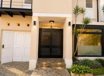 Casa de 4 ambientes, Quilmes · Casa Remodelada 4 Ambientes Quilmes