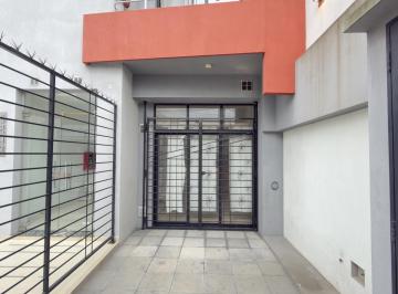 Local comercial · 29m² · 2 Ambientes · 1 Cochera · Local en Remedios de Escalada Lanus