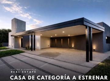 Casa · 236m² · 5 Ambientes · 1 Cochera · Venta Casa 3 Dorm. en 1.437 m² de Terreno Barrio Privado Valle del Golf (Etapa 2) - Malagueño