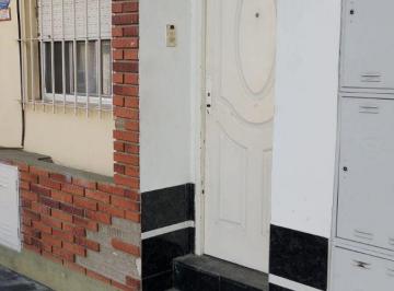 PH de 2 ambientes, Tres de Febrero · PH con 1 Dormitorio de 37 m² y Patio, en Alquiler en Ciudadela, en Planta Alta