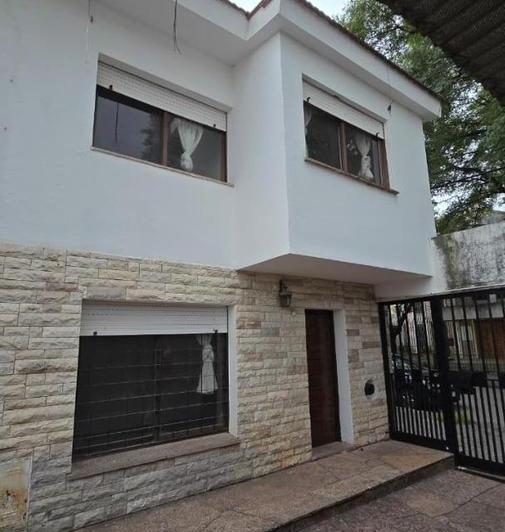 Casa · 98m² · 3 Ambientes · 1 Cochera