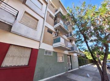 Departamento de 1 ambiente, Villa Devoto · Depto 1 Amb. en Pb Al Frente con Cocina Independiente. y Patio