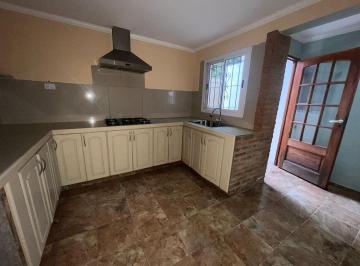 Casa · 141m² · 5 Ambientes · 2 Cocheras · A m Armada Argentina Casa Cuatro Dorm