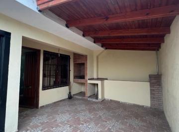 Casa · 141m² · 5 Ambientes · 2 Cocheras · A m Armada Argentina Casa Cuatro Dorm