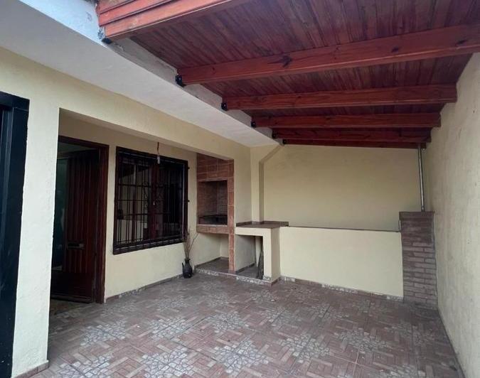 Casa · 141m² · 5 Ambientes · 2 Cocheras