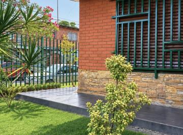 Casa 202m² Venta San Justo · Venta – Casa 3 Ambientes con Jardín, Terraza y Local/garaje en San Justo