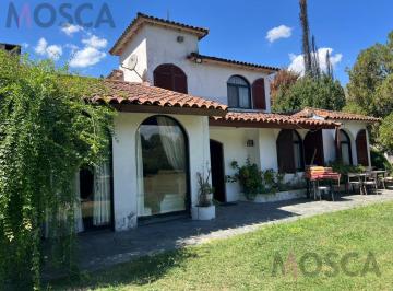 Quinta vacacional · 300m² · 10 Ambientes · 5 Cocheras · Vendo Hermosa Quinta 10000 m² Moreno