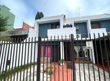 Casa · 70m² · 3 Ambientes · 1 Cochera · Casa 3 Ambientes en Venta