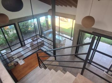 Casa · 191m² · 4 Ambientes · 2 Cocheras · Casa en Venta a Estrenar Apta Crédito