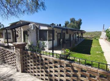 Casa · 275m² · 6 Ambientes · 3 Cocheras · Casa Challao Nuevas Quintas, 4 Dorm., 3 Baños, Pileta, Acepta Permuta, Finanaciación