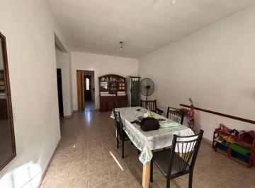 Casa · 140m² · 3 Ambientes · 2 Cocheras · Casa en Isidro Casanova
