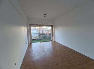 Departamento · 67m² · 3 Ambientes · Alquiler 24 Meses! Departamento Tres Ambientes a La Calle con Balcon Saliente. Muy Buen Estado. Ma