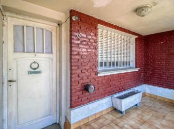 Casa · 130m² · 5 Ambientes · 1 Cochera · Casa en Venta