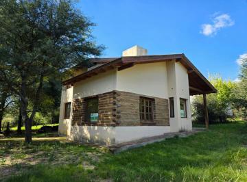Casa de 6 ambientes, Villa General Belgrano · Vivienda de 4 Dorm. y 2 Baños en Venta en Barrio Villa Castelar - Villa General Belgrano