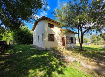 Casa de 6 ambientes, Villa General Belgrano · Vivienda de 4 Dorm. y 2 Baños en Venta en Barrio Villa Castelar - Villa General Belgrano