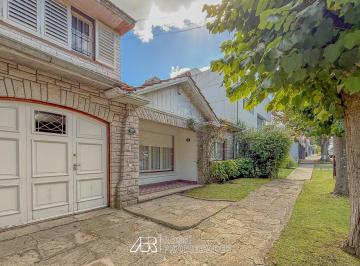 Casa · 170m² · 5 Ambientes · 1 Cochera · Pellegrini 3289 | Los Troncos