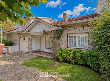 Casa · 170m² · 5 Ambientes · 1 Cochera · Pellegrini 3289 | Los Troncos