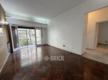 Departamento · 71m² · 3 Ambientes · Pasteur y Av Cordoba - Frente 71 m² Balcon Todo Sol Doble Entrada