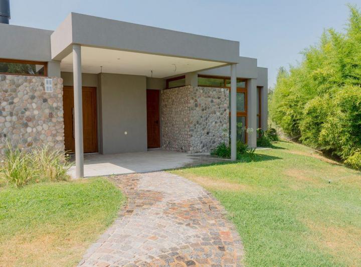Casa · 249m² · 6 Ambientes · 2 Cocheras