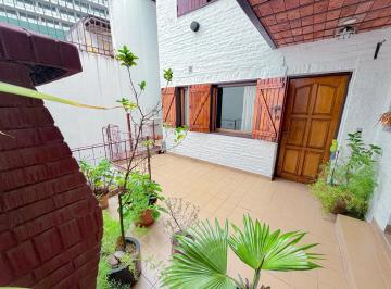 Casa · 302m² · 5 Ambientes · Casa en Venta 5 Ambientes con Patio y Parrilla