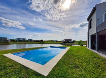 Casa · 126m² · 4 Ambientes · 4 Cocheras · Venta Casa a Laguna San Sebastian Oportunidad!