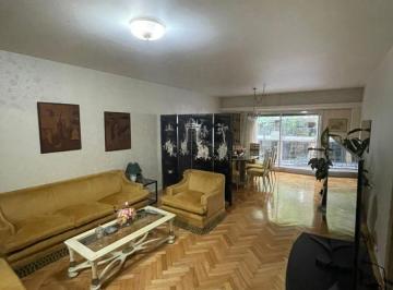 Departamento de 4 ambientes, Recoleta · Departamento en Venta, 4 Amb. con Dependencia Al Frente con Balcón. Recoleta