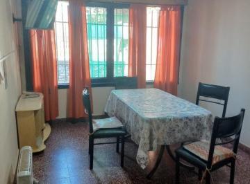 Casa · 241m² · 5 Ambientes · 1 Cochera · Casa en Venta de 5 Ambientes en Tapiales