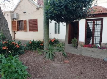 Casa · 186m² · 4 Ambientes · Casa en Venta - 3 Dorm. 2 Baños - Manuel B. Gonnet