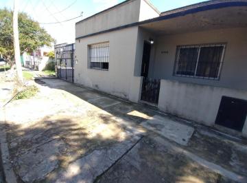 Casa de 2 ambientes, Berazategui · Venta Casa a Refaccionar Amplio Lote en Berazategui