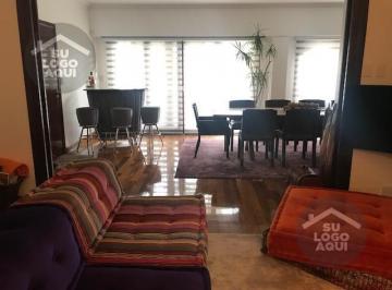 Casa · 360m² · 5 Ambientes · Casa en Mart. - Vias/libert.