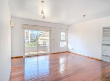 Departamento · 73m² · 3 Ambientes · Venta Piso de 3 Ambientes con Balcón en Barrio Norte