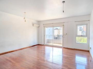 Departamento · 73m² · 3 Ambientes · Venta Piso de 3 Ambientes con Balcón en Barrio Norte